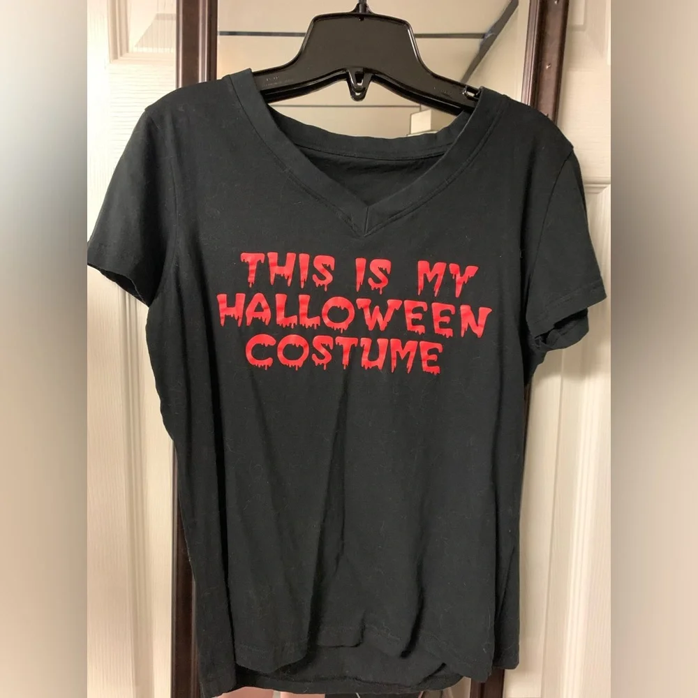Black T Shirt “This is my Halloween costume” - Picture 1 of 2